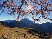 PIETRA QUADRA (2376 m) colorata d’autunno dalle Baite di Mezzeno-4nov24 -  FOTOGALLERY